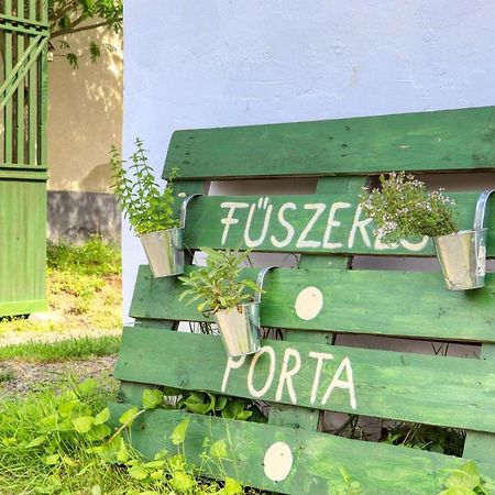 Fuszeres Porta Vila Mihalyfa Exterior foto